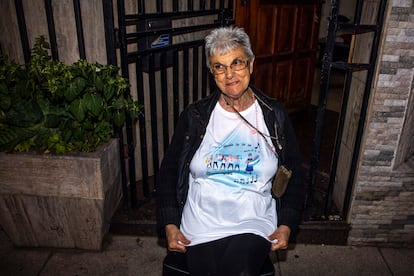 María Cristina, la "Abuela la la la", en el barrio de Liniers (Buenos Aires).