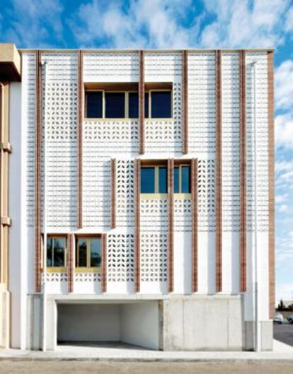 Ampliaci¨®n del instituto Josep Sureda y Blanes de Palma de Mallorca.