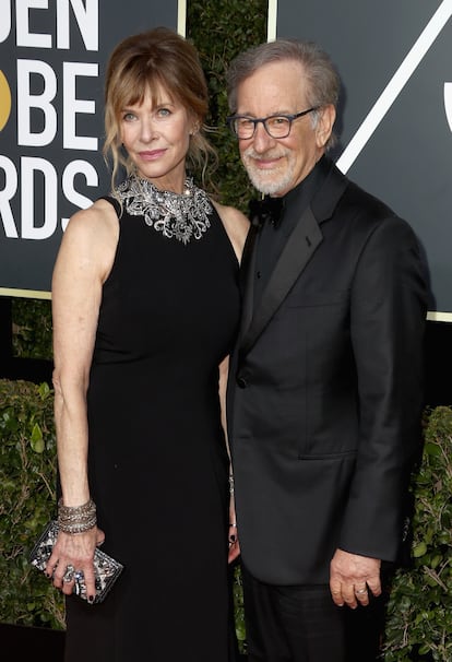 Steven Spielberg, opta al premio a mejor director por Los archivos del Pentágono, y su mujer, Kate Capshaw.