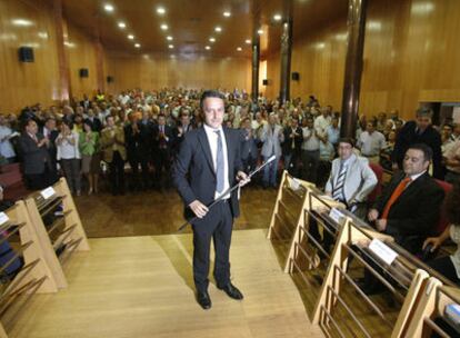 No hubo una nueva sorpresa ayer en la política camera. Rafael Recio (PSOE) se convirtió en el nuevo alcalde de Camas (Sevilla).