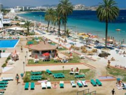 Platja d&#039;en Bossa, en Ibiza donde la empresa priviada invierte en regenerar y recuperar la zona. 