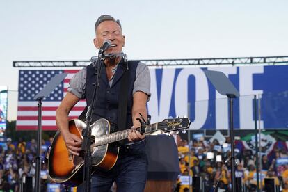 Bruce Springsteen, durante su actuación en el mitin de Kamala Harris.