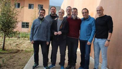 (l-r) Catalan independence leaders Jordi Sànchez, Oriol Junqueras, Jordi Turull, Joaquim Forn, Jordi Cuixart, Josep Rull and Raül Romeva.