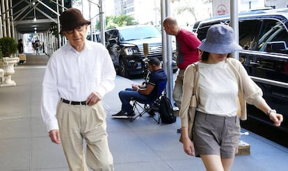 Woody Allen y su mujer, Soon-Yi, en Nueva York el pasado 23 de agosto.