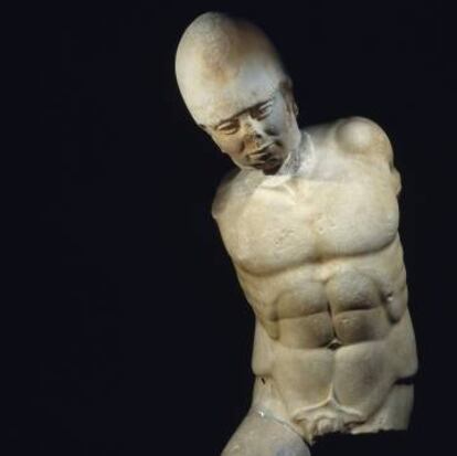 Escultura de mármol de un guerrero, del 470 antes de Cristo.