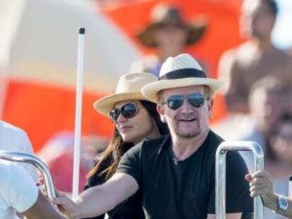 Bono junto a su esposa Ali Hewson, en Saint-Tropez.