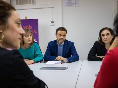 Jaume Asens con Ada Colay y Jèssica Albiach en la sede de En Comú Podem.