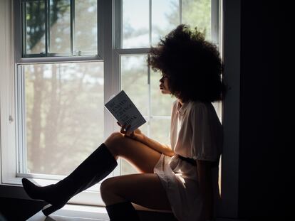 Mujer leyendo