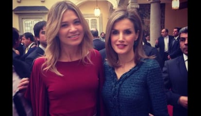 Carla Pereyra, junto a la reina Letizia, este jueves.