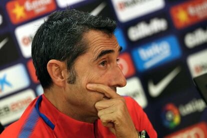 Ernesto Valverde, en la Ciudad Deportiva del Barcelona.