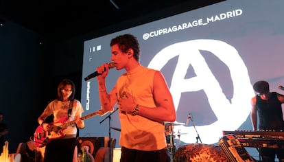 Aron Piper durante su 'showcase' en el CUPRA City Garage Madrid.