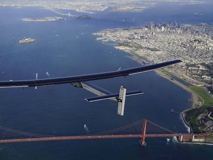 El Solar Impulse II, avi&oacute;n propulsado por energ&iacute;a solar, aterriza en San Francisco tras atravesar el Pac&iacute;fico.&nbsp;