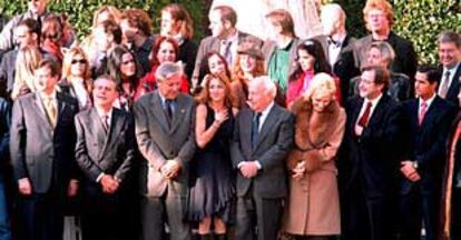 Foto de familia de los premiados en el palacio de Pedralbes.