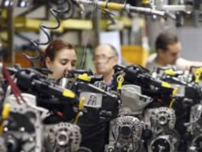 Cadena de montaje de la fábrica de automóviles Renault en Valladolid