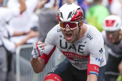 El ciclista noruego del UAE Team Emirates celebra su victoria en la primera etapa del Tour de Francia 2020.
