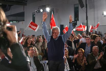 Felipe González durante un mitin del Psoe en Badajoz.