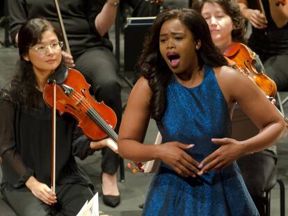 La soprano Pretty Yende, en un momento de su actuaci&oacute;n.