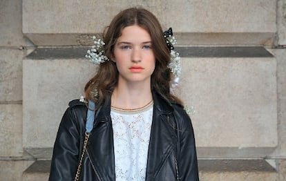 Femke Huijzer. Esta holandesa no tenía en sus planes subir a la pasarela, pero abrió el desfile de Dior Couture, primavera 2017.