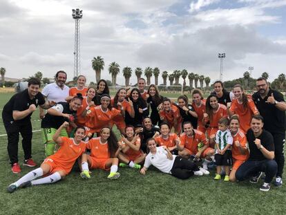 Las jugadoras del Cordoba, tras un partido contra el Cáceres en septiembre.