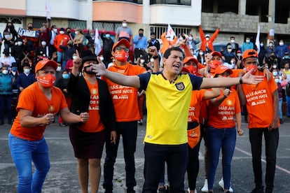 Andrés Araúz participa de un encuentro con simpatizantes