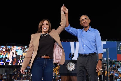 Kamala Harris, con Barack Obama, el día 24 en un mítin en Clarkston (Georgia, EE UU).