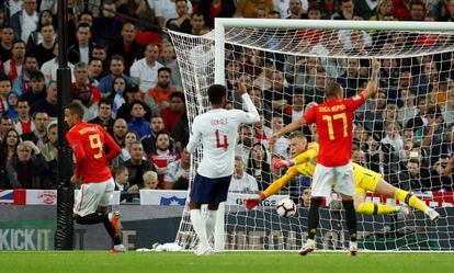 Rodrigo marca el segundo gol para España.