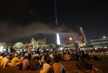 El gran espectacle pirotècnic atreu milers de visitants, així com les conegudes festes de luxe que acostumen a allotjar els gratacels de Dubai cada nit de Cap d'Any.