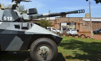 Entrada principal de la prisión de Pedro Juan Caballero, este domingo, en Paraguay.