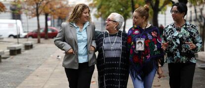 De izquierda a derecha, Imelda Marrufo, Alda Facio, Andrea Torres y Dina Meza, ayer en Madrid.