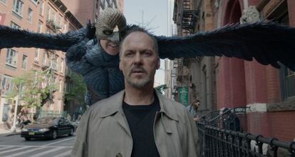 Michael Keaton en una escena de &#039;Birdman&#039;, de Alejandro Gonz&aacute;lez I&ntilde;&aacute;rritu.