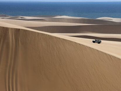 Roteiro off road pelas dunas do deserto de Namib, na Namíbia.