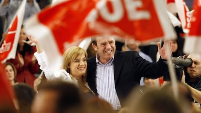 Etelvina Andreu y Joan Ignasi Pla en un mitin del PSPV-PSOE en Alicante en 2007.