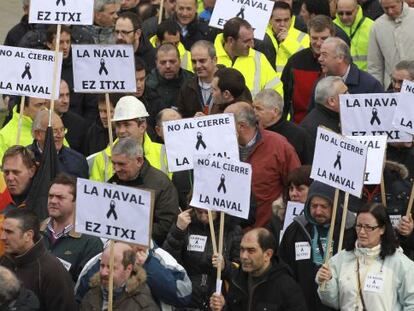 Trabajadores de La Naval de Sestao, durante la marcha de protesta.