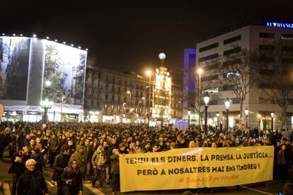 La manifestación, a la altura de Canaletes.