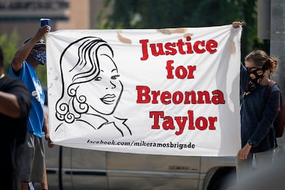 Una pancarta pide justicia para Breonna Taylor en un acto de protesta en Austin.