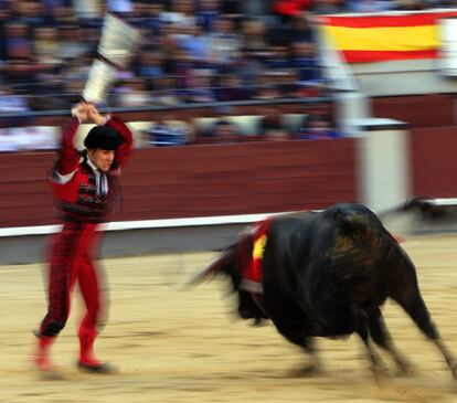 Tarde de buenos banderilleros. Alcalareño se expone.