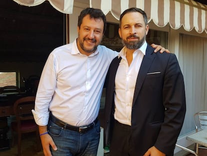 Salvini y Abascal, en Roma en una imagen difundida en sus redes sociales.