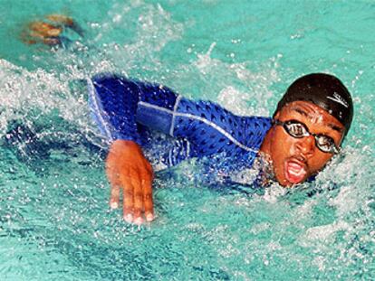 Eric Moussambani, en acción.