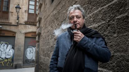 El escritor Maxim Ósipov, el 26 de abril en el barrio gótico de Barcelona.