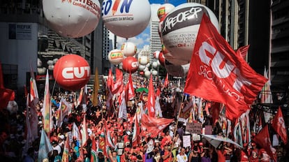 Ato da CUT no Dia do Trabalhador, na Av. Paulista