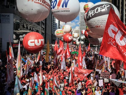 Ato da CUT no Dia do Trabalhador, na Av. Paulista