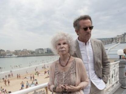 Cayetana Fitz-James Stuart y Alfonso Díaz, fotografiados el jueves en San Sebastián.