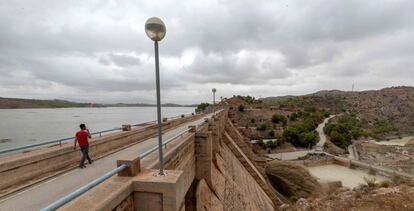 La presa de Santomera, en Murcia, tuvo que abrir sus aliviaderos tras las lluvias torrenciales que afectaron a la zona el pasado septiembre.