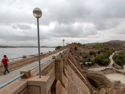 La presa de Santomera, en Murcia, tuvo que abrir sus aliviaderos tras las lluvias torrenciales que afectaron a la zona el pasado septiembre.