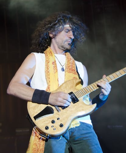 El guitarrista de Extremoduro Iñaki 'Uoho' Antón, ayer en Villena.