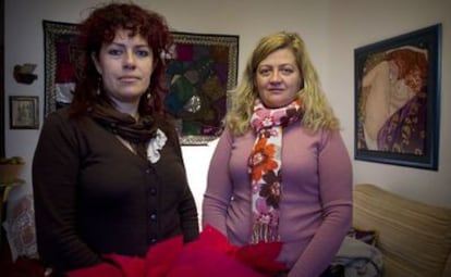 Antonia Ávalos (left) and Graci Prada, two women who broke the cycle of violence by leaving their partners.