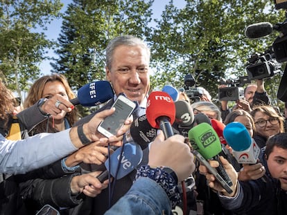 El exministro y expresidente de la Generalitat Eduardo Zaplana a su llegada a la Ciudad de la Justicia de Valencia donde se celebra el juicio por el 'caso Erial'.