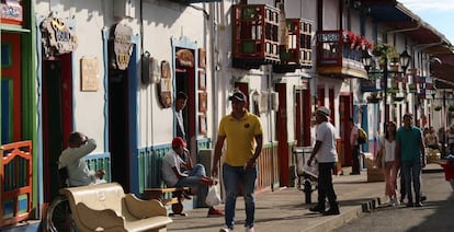 Escena en la calle Real de Salento.