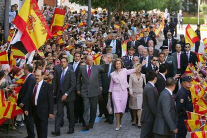 Los Reyes durante la visita oficial a Ceuta, en noviembre de 2007.