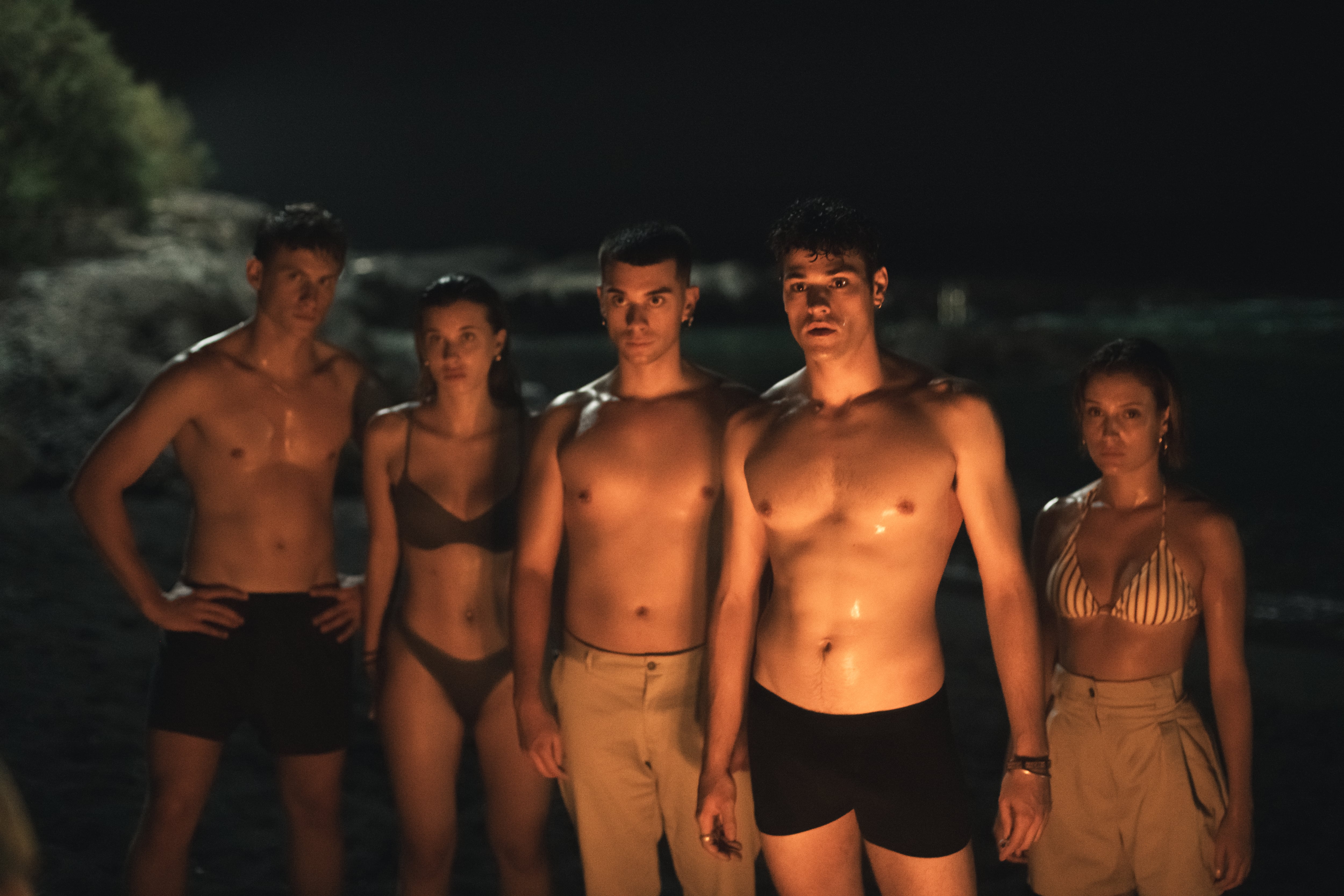 Jan Buxaderas, Victoria Kantch, Álex Mola, Tomy Aguilera y Ana Garcés en el primer episodio de 'Oasis'.